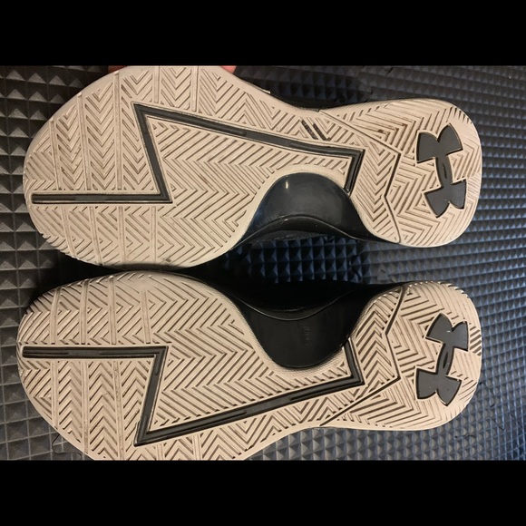 Curry 1 Low - Picture 3 of 5